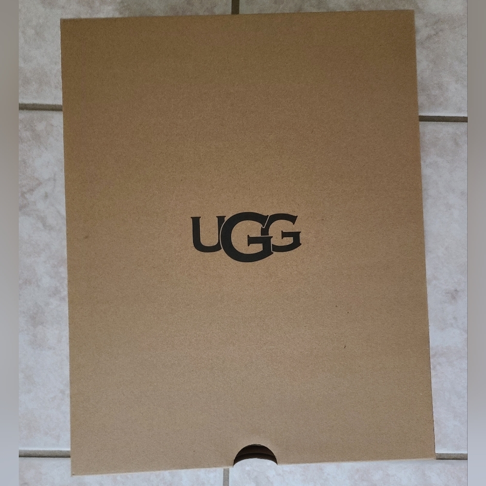 UGG Women's Classic Mini II Black Boots 7 - Picture 8 of 8